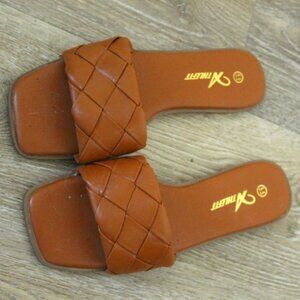 Brown flat slide sandals 5.5